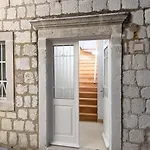 Camping Old Town Dubrovnik Studio, Quiet Street, 2 Min Stradun *