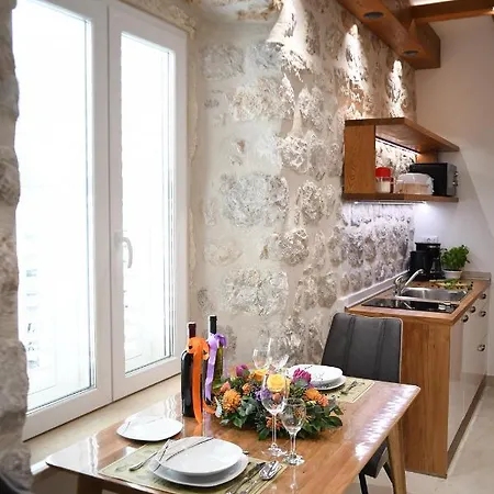 Old Town Studio, Quiet Street, 2 Min Stradun *